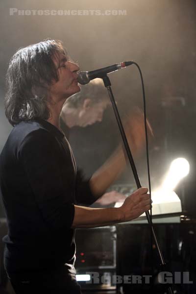 THE YOUNG GODS - 2010-12-07 - PARIS - La Maroquinerie - Franz Treichler - Alain Monod